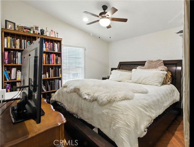 24425 Woolsey Canyon Road, Canoga Park CA: https://media.crmls.org/medias/d845d058-d105-4798-8a87-eb1da74a9d8e.jpg
