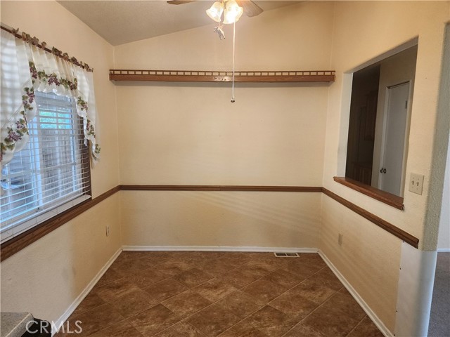 Detail Gallery Image 13 of 30 For 45465 25th St #176,  Lancaster,  CA 93535 - 3 Beds | 2 Baths