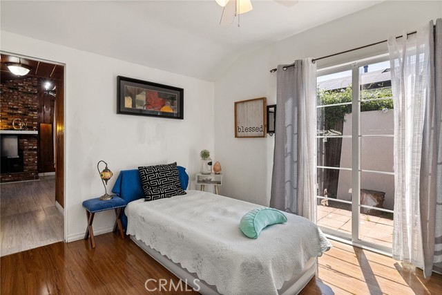 17600 Runnymede Street, Lake Balboa CA: https://media.crmls.org/medias/d8468fa2-d56a-45ac-8aba-2b8bb260f73d.jpg