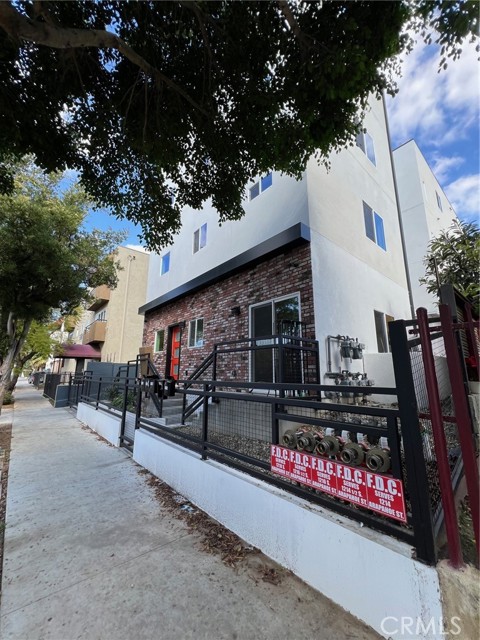 1218 Arapahoe St, Los Angeles CA: https://media.crmls.org/medias/d846d4f9-8055-4066-8da3-2f9320d85162.jpg