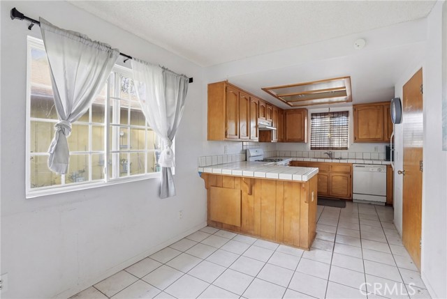 Detail Gallery Image 4 of 14 For 485 Degasparis St, Guadalupe,  CA 93434 - 3 Beds | 2 Baths