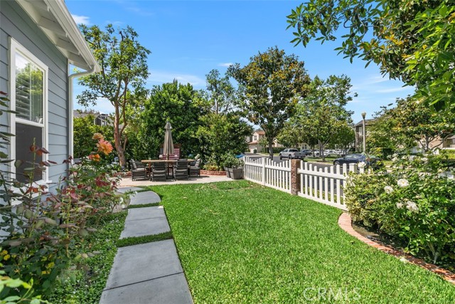 54 Livingston Pl, Ladera Ranch CA: https://media.crmls.org/medias/d847cc2b-d99b-4964-a0a9-3c9b964f4c2b.jpg