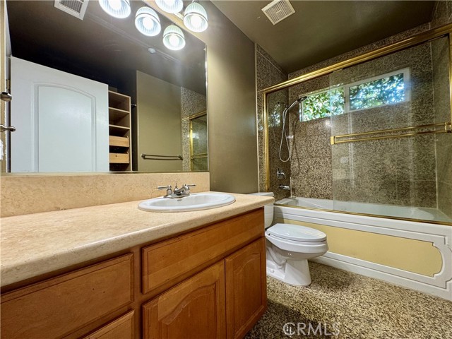 2418 Mohawk Street, Pasadena CA: https://media.crmls.org/medias/d848653c-4b11-4e21-9f69-c8829b45107a.jpg