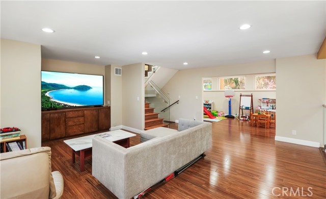 3751 Prestwick Drive, Los Angeles CA: https://media.crmls.org/medias/d84923c9-3b4d-4e89-b5a4-3d1b3016cda8.jpg
