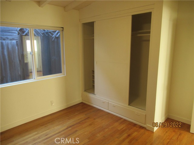 656 Rosecrans Avenue, Manhattan Beach, California 90266, 3 Bedrooms Bedrooms, ,1 BathroomBathrooms,Residential,Sold,Rosecrans,SB22143414