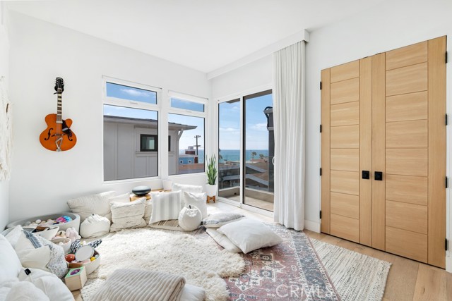 Detail Gallery Image 16 of 36 For 129 Moonstone St, Manhattan Beach,  CA 90266 - 3 Beds | 4 Baths