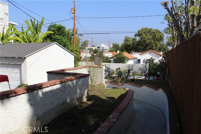 Detail Gallery Image 10 of 20 For 210 N Naomi, Burbank,  CA 91505 - 3 Beds | 2 Baths