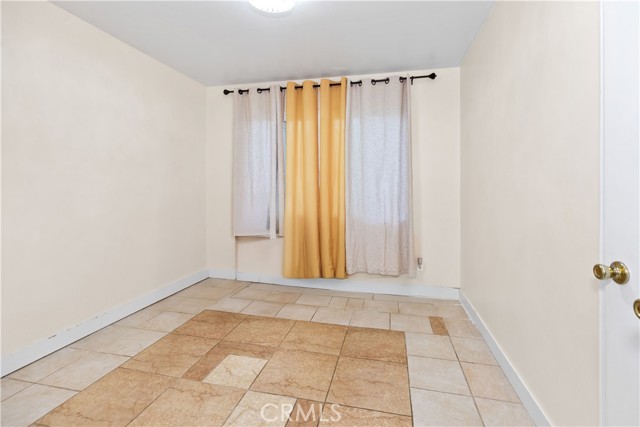 Detail Gallery Image 12 of 16 For 11377 Gaynor Ave, Granada Hills,  CA 91344 - 4 Beds | 2 Baths