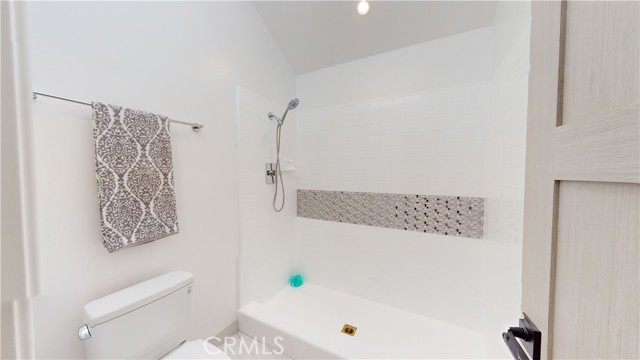 Detail Gallery Image 39 of 56 For 370 Cherry Hills Ct, Thousand Oaks,  CA 91320 - 3 Beds | 3/1 Baths