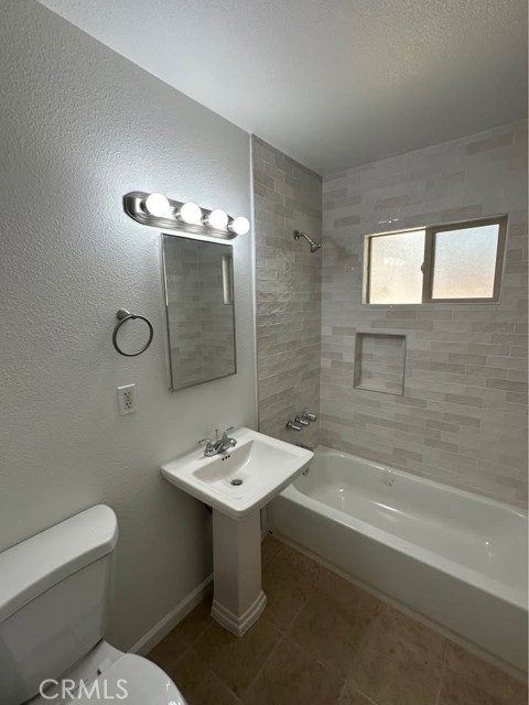 Detail Gallery Image 6 of 12 For 45410 Corkwood Avenue, Lancaster,  CA 93534 - 2 Beds | 1 Baths