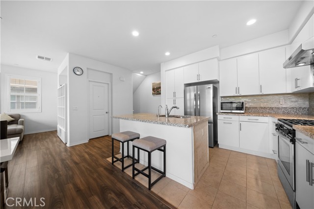 Detail Gallery Image 12 of 41 For 816 S Gladys Ave a,  San Gabriel,  CA 91776 - 2 Beds | 2/1 Baths