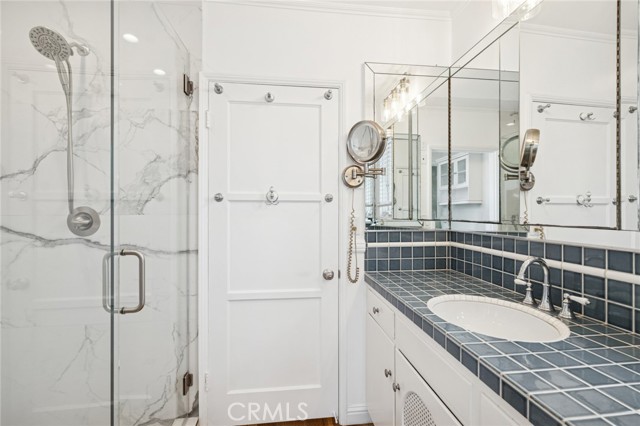 Detail Gallery Image 27 of 42 For 200 Grand Canal, Newport Beach,  CA 92662 - 4 Beds | 3 Baths