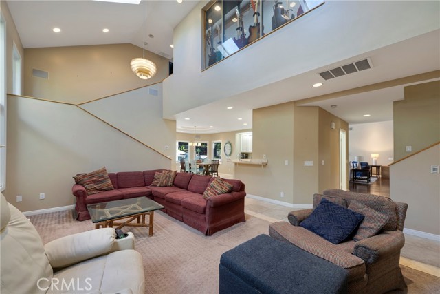 Detail Gallery Image 30 of 65 For 27702 Greenfield Dr, Laguna Hills,  CA 92653 - 7 Beds | 5/2 Baths