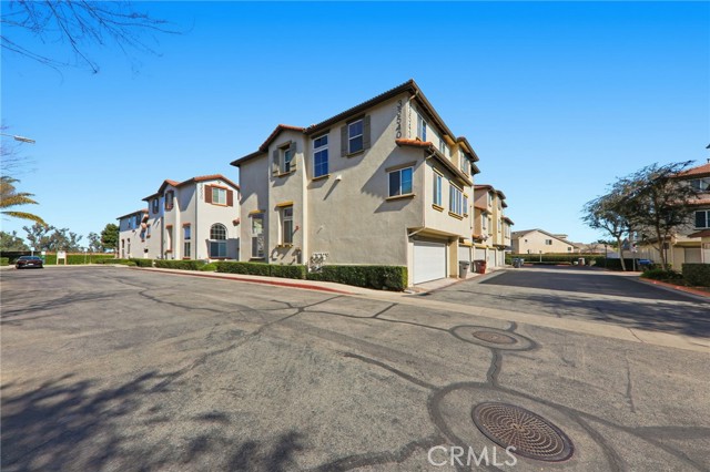Detail Gallery Image 3 of 39 For 33540 Willow Haven, Murrieta,  CA 92563 - 3 Beds | 2/1 Baths