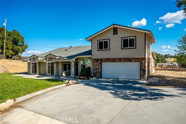 Detail Gallery Image 2 of 52 For 9190 La Paz Road, Atascadero,  CA 93422 - 4 Beds | 2/1 Baths