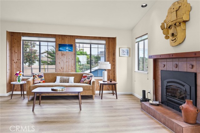 Detail Gallery Image 9 of 63 For 1223 7th, Los Osos,  CA 93402 - 3 Beds | 2/1 Baths