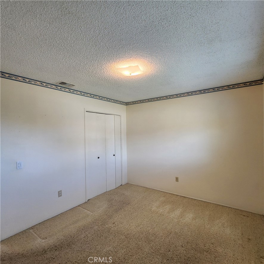 https://media.crmls.org/medias/d84eb582-bbaa-4b26-9e5d-7a59115b9ee8.jpg?preset=X-Large