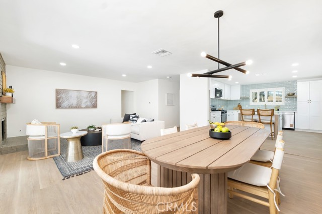 Detail Gallery Image 6 of 23 For 19844 Hemmingway St, Winnetka,  CA 91306 - 4 Beds | 2 Baths