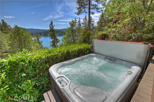 Detail Gallery Image 44 of 63 For 28175 North Shore Rd, Lake Arrowhead,  CA 92352 - 5 Beds | 5/1 Baths