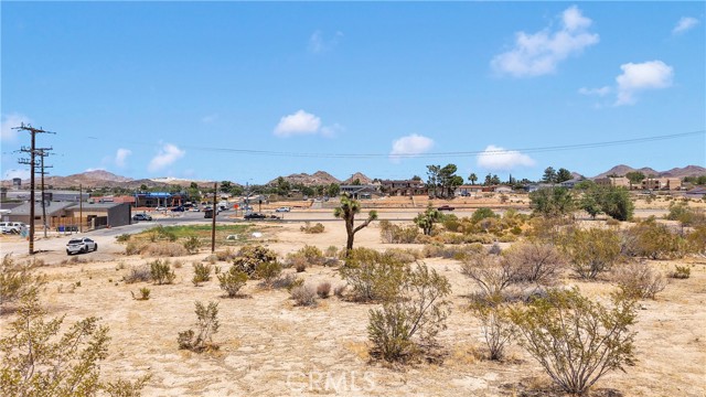 Detail Gallery Image 11 of 13 For 18924 Symeron Rd, Apple Valley,  CA 92307 - – Beds | – Baths