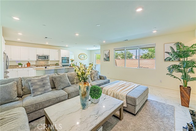 4040 S Bowery Place, Ontario CA: https://media.crmls.org/medias/d85105fe-6f3e-4a5a-91d8-e8564bd259cf.jpg