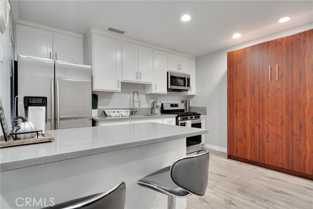 5340 S Harcourt Avenue, Los Angeles CA: https://media.crmls.org/medias/d851aeb3-18e8-48f3-b8cd-faef353536cb.jpg