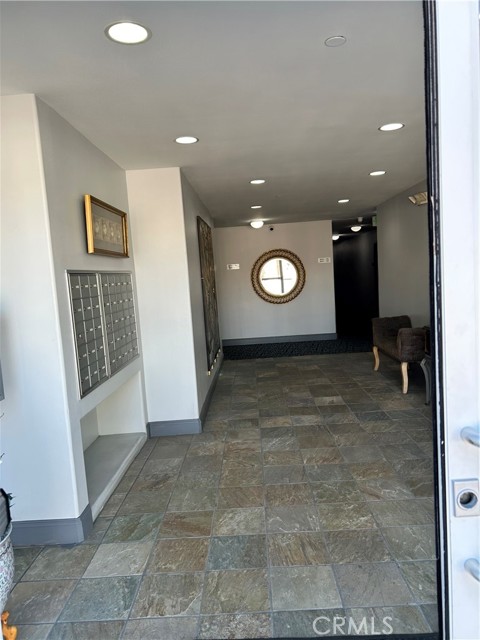 Detail Gallery Image 4 of 8 For 17888 Alburtis Ave #B117,  Artesia,  CA 90701 - 2 Beds | 2 Baths