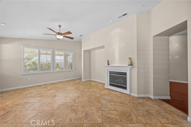 Detail Gallery Image 10 of 42 For 180 Salt Crk, Beaumont,  CA 92223 - 3 Beds | 2 Baths