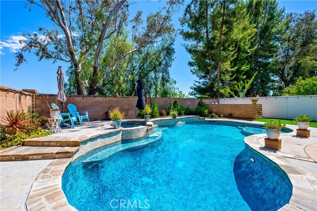 33037 Paterno Street, Temecula CA: https://media.crmls.org/medias/d85252f1-0eb0-4eba-91f0-c669894af645.jpg