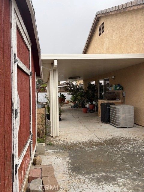 https://media.crmls.org/medias/d85376ce-ada7-4177-b275-ff6a6631aaa9.jpg?preset=X-Large