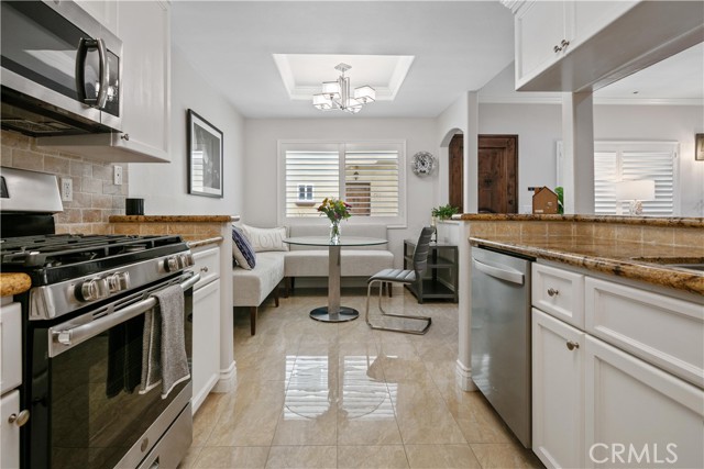 Detail Gallery Image 9 of 33 For 4128 Whitsett Ave #103,  Studio City,  CA 91604 - 2 Beds | 2 Baths