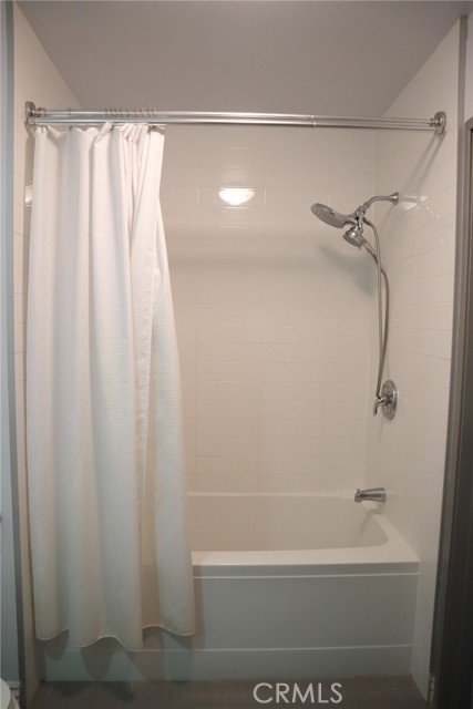 645 W 9th Street, Los Angeles CA: https://media.crmls.org/medias/d855298b-e8c9-4d71-8b0c-9246e8a0cdc6.jpg