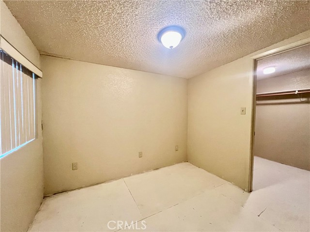 24600 Mountain Ave, Hemet CA: https://media.crmls.org/medias/d855c309-a758-4b9c-a416-aad1934e7f36.jpg