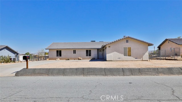 Detail Gallery Image 2 of 62 For 74412 Pinon Dr, Twentynine Palms,  CA 92277 - 4 Beds | 3 Baths
