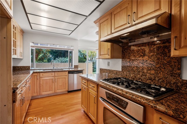 54 Hilltop Circle, Rancho Palos Verdes CA: https://media.crmls.org/medias/d856c3ba-2c0c-4b39-a17a-20bca7f2336d.jpg