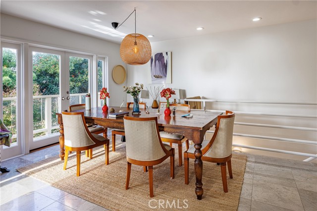 Detail Gallery Image 7 of 17 For 548 Agate St, Laguna Beach,  CA 92651 - 3 Beds | 3 Baths