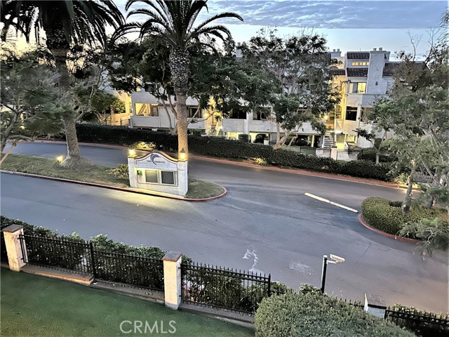 5032 Dorado Drive, Huntington Beach CA: https://media.crmls.org/medias/d8575ab1-042e-4b95-93fc-9d08517cc81c.jpg