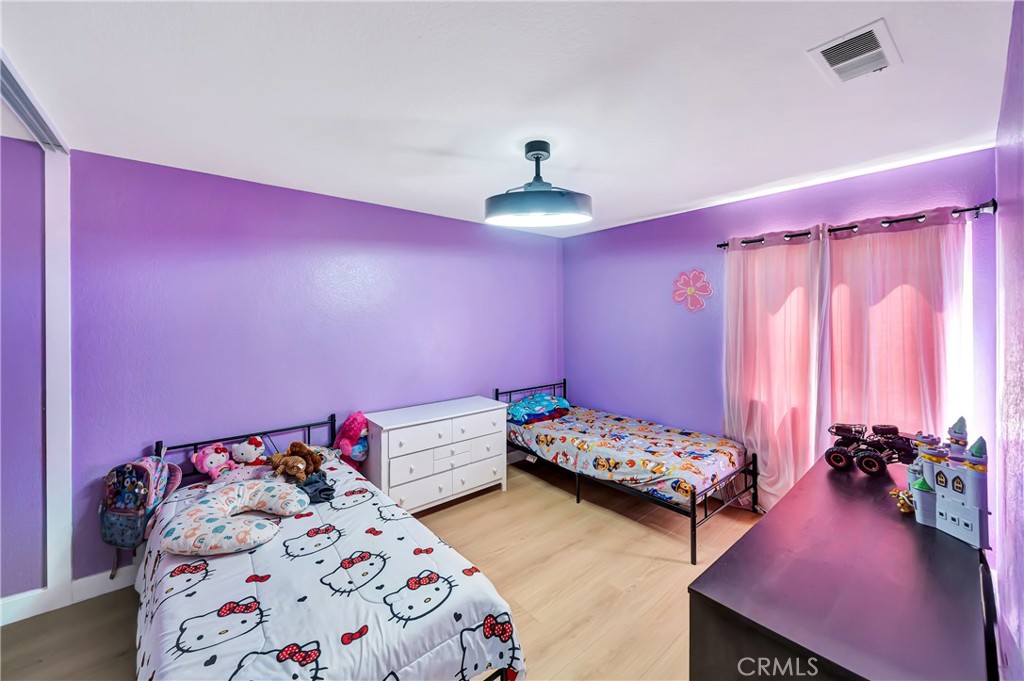 https://media.crmls.org/medias/d85893e2-4c43-4ea5-a195-fbf6f070d0d0.jpg?preset=X-Large