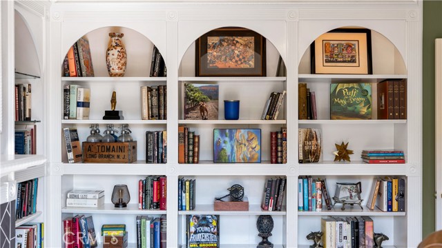Detail Gallery Image 42 of 69 For 2042 N Ross St, Santa Ana,  CA 92706 - 3 Beds | 2/1 Baths