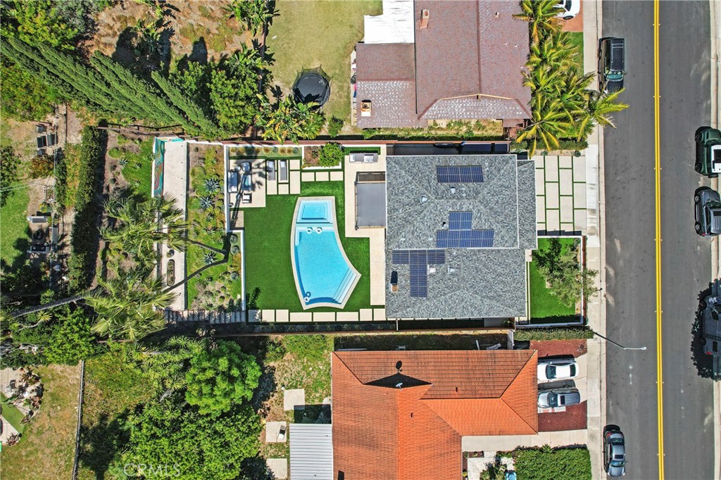 https://media.crmls.org/medias/d8597c9e-6d1c-4879-8525-36dd2626b6ed.jpg?preset=X-Large
