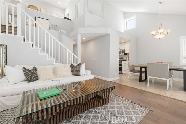 Detail Gallery Image 5 of 33 For 608 Poinsettia Ave #B,  Corona Del Mar,  CA 92625 - 2 Beds | 2 Baths