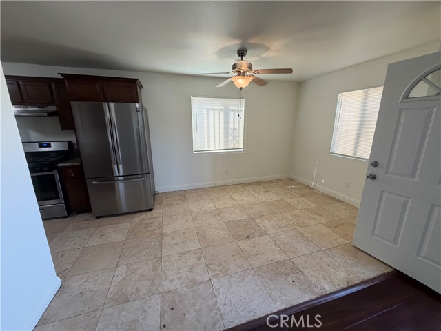 Detail Gallery Image 8 of 17 For 635 E 79th, Los Angeles,  CA 90001 - 5 Beds | 3 Baths