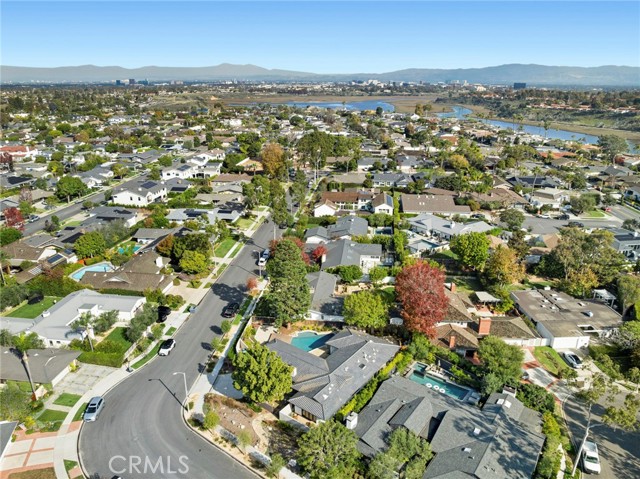 Detail Gallery Image 33 of 34 For 1700 Candlestick, Newport Beach,  CA 92660 - 4 Beds | 3/1 Baths