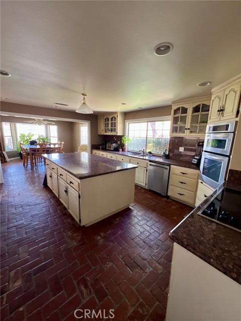 Detail Gallery Image 14 of 47 For 4643 West Avenue M14, Quartz Hill,  CA 93536 - 4 Beds | 3/1 Baths