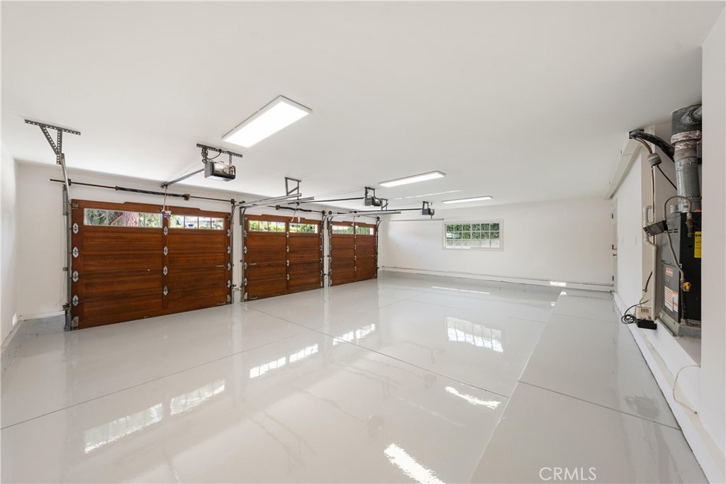 https://media.crmls.org/medias/d85bc175-9dac-4822-a9e9-0ae04f916028.jpg?preset=X-Large