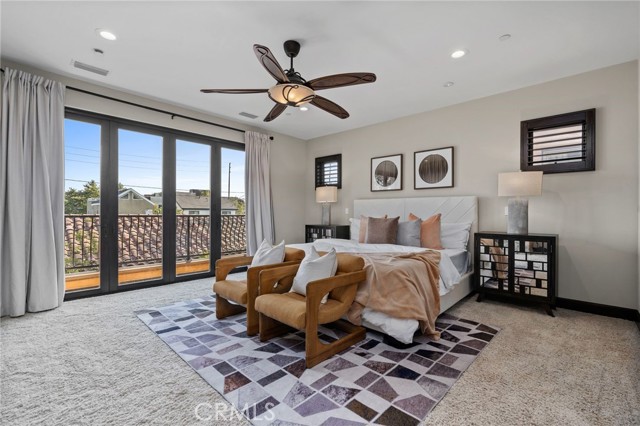 212 Baltimore Avenue, Huntington Beach CA: https://media.crmls.org/medias/d85c17e9-7bc8-4715-a375-0a96dbb87495.jpg