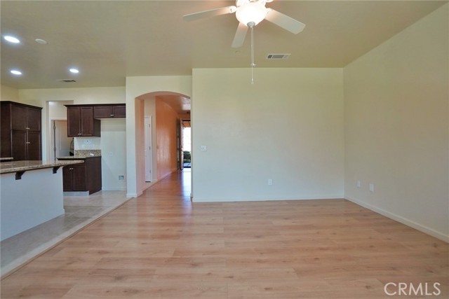 Detail Gallery Image 12 of 57 For 3000 Sunnyside Ct, Visalia,  CA 93292 - 3 Beds | 2 Baths