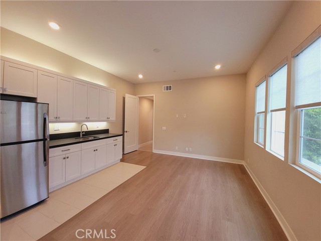 66 Swift, Irvine CA: https://media.crmls.org/medias/d85d15e6-e70a-4db2-9f9d-7c590f99c309.jpg