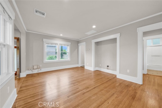 Detail Gallery Image 5 of 17 For 239 1/2 Coronado Ave, Long Beach,  CA 90803 - 1 Beds | 1 Baths