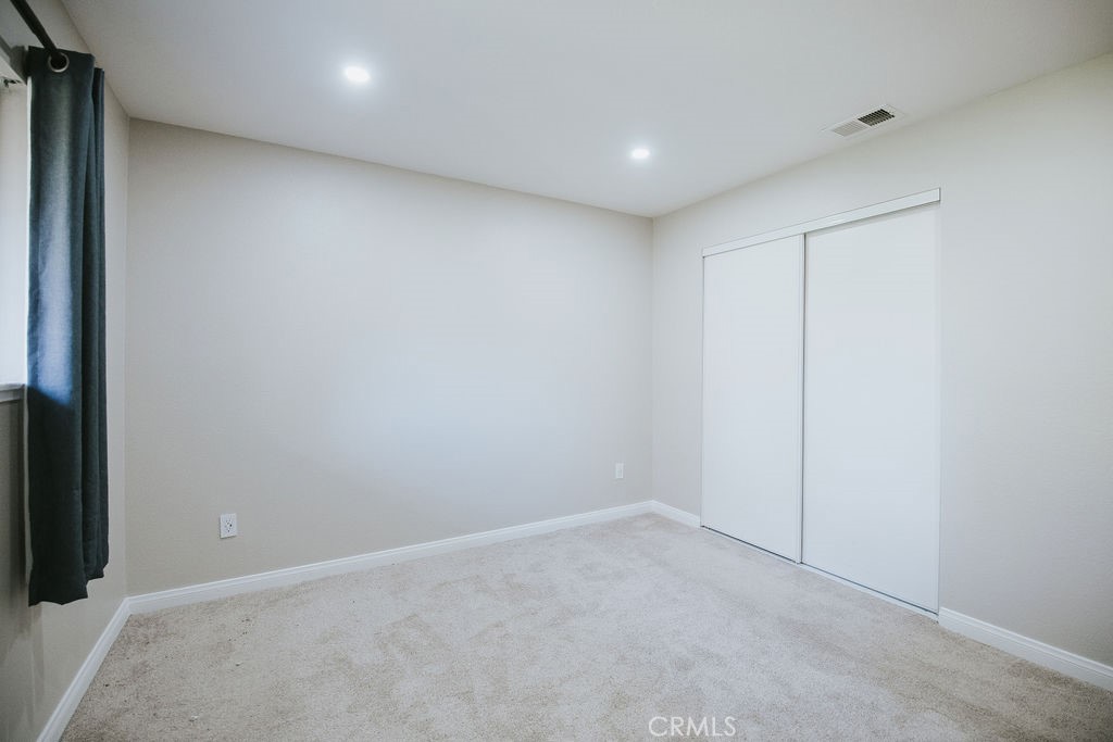 https://media.crmls.org/medias/d85d4f1f-1998-4b28-8283-da1361b49d77.jpg?preset=X-Large